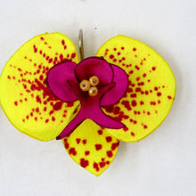Cargar imagen en el visor de la galería, Aros Orquídeas amarillas manchas