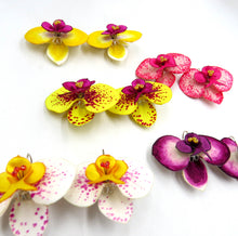 Cargar imagen en el visor de la galería, Aros Orquídeas amarillas manchas