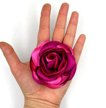 Cargar imagen en el visor de la galería, Prendedor Camelia Anís mediana