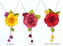 Cargar imagen en el visor de la galería, Collar Rositas y sagitarias