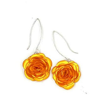 Cargar imagen en el visor de la galería, Aros botón camelia colgantes monocolor