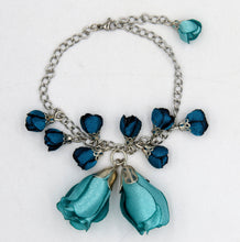 Cargar imagen en el visor de la galería, Pulsera Madroñas plateada arrecife