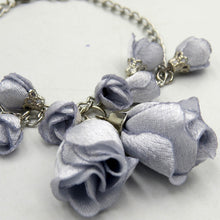 Cargar imagen en el visor de la galería, Pulsera Madroñas plateada perla