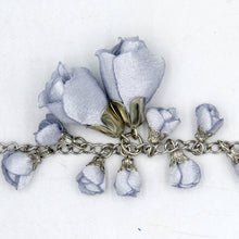 Cargar imagen en el visor de la galería, Pulsera Madroñas plateada perla