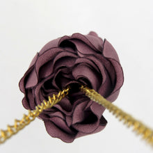 Cargar imagen en el visor de la galería, Collar Botón de Rosa malva humo