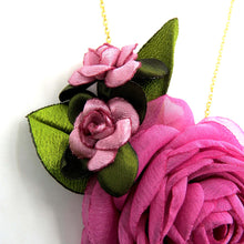 Cargar imagen en el visor de la galería, Collar Nostalgia gasa rosado