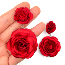 Cargar imagen en el visor de la galería, Aros Cuatro Camelias