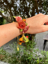 Cargar imagen en el visor de la galería, Pulsera besos gasas y copos crep
