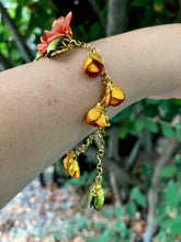 Cargar imagen en el visor de la galería, Pulsera besos gasas y copos crep