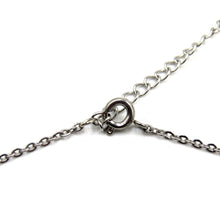 Cargar imagen en el visor de la galería, Collar Botón plateado