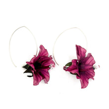 Cargar imagen en el visor de la galería, Aros Hibiscos sublimados malvas