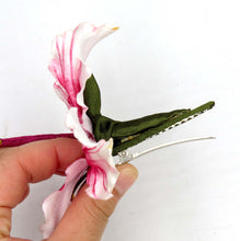 Cargar imagen en el visor de la galería, Tocado Hibisco blanco granate