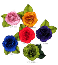 Cargar imagen en el visor de la galería, Prendedor Rosa crespa crep satín