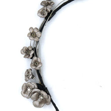 Cargar imagen en el visor de la galería, Cintillo florcitas trepadoras
