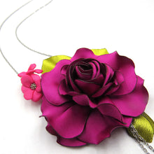 Cargar imagen en el visor de la galería, Collar Rositas y sagitarias

