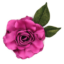 Cargar imagen en el visor de la galería, Prendedor Rosa gala
