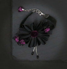 Cargar imagen en el visor de la galería, Pulsera Gerbera oscura obispos
