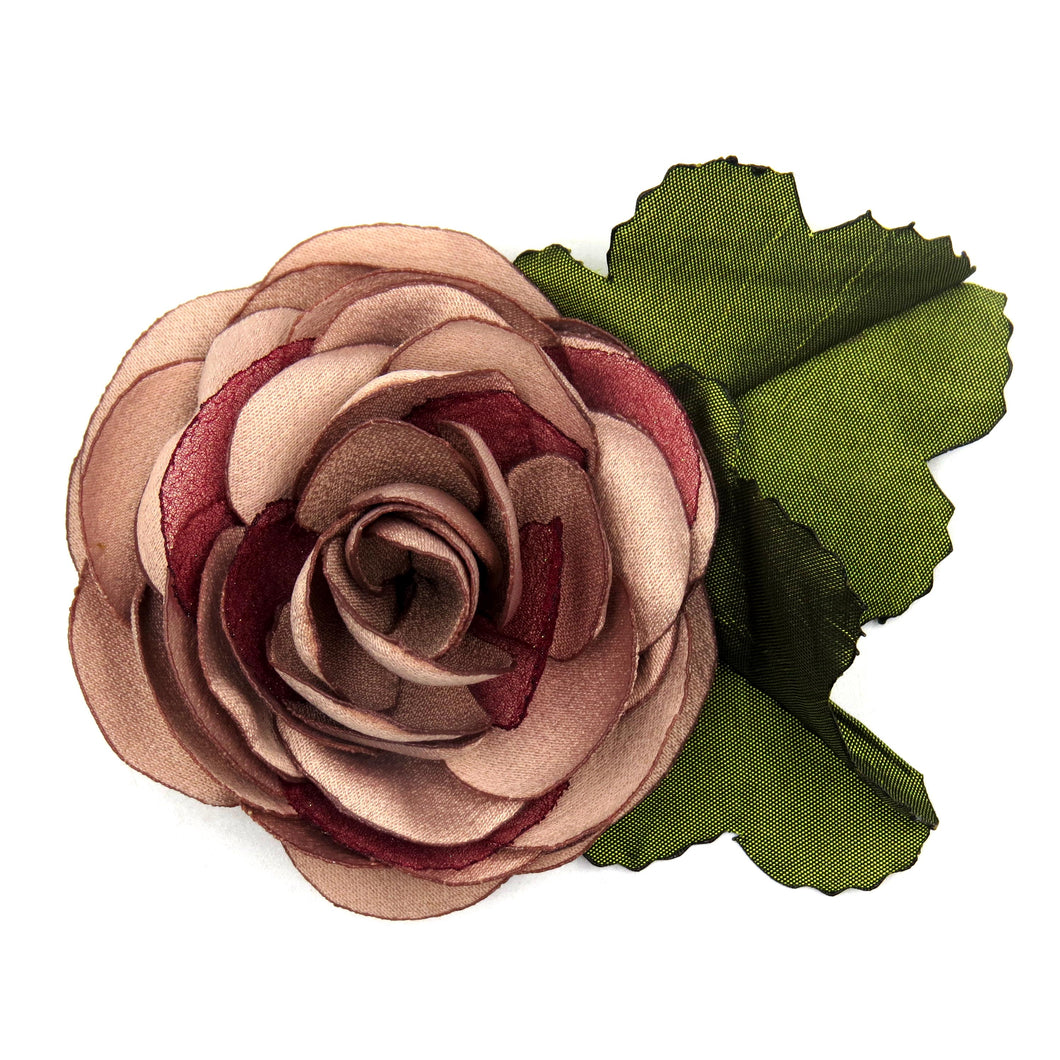 Prendedor Camelia hojas cardenal