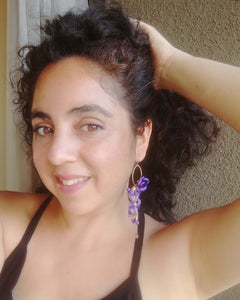 Aros Ema morado sépalos dorados