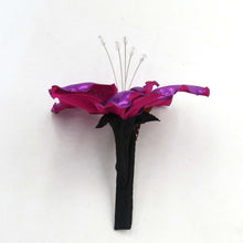 Cargar imagen en el visor de la galería, Tocado Hibisco metalizado fucsia
