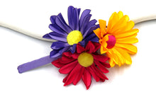 Cargar imagen en el visor de la galería, Tocado Moño de Gerberas
