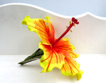Cargar imagen en el visor de la galería, Tocado Hibisco amarillo flúor - rojo
