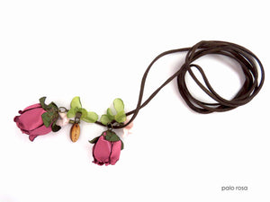 Collar Tulipanes volutas